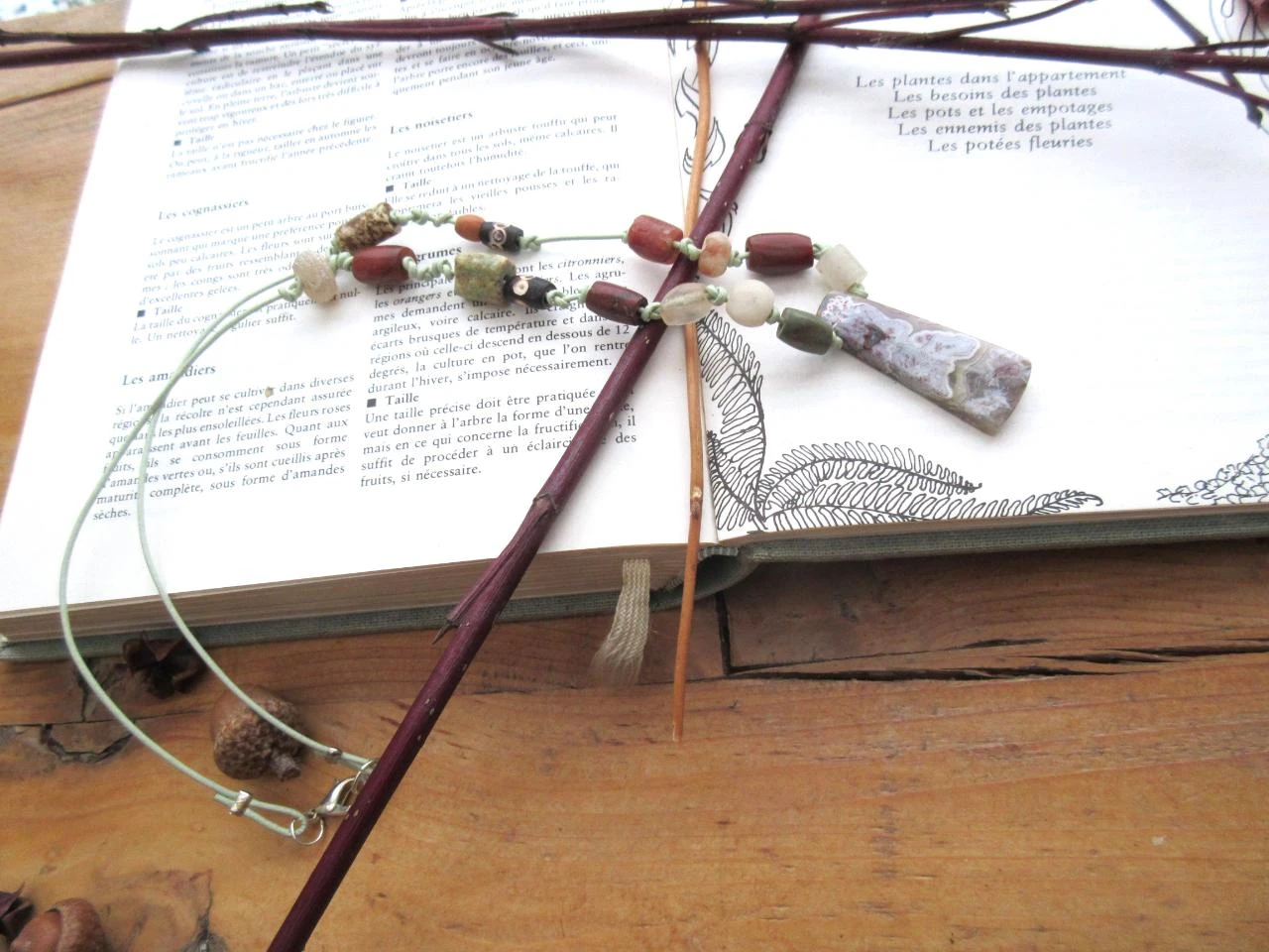 Exotic, ethnic necklace, African beads and crazy lace agate cabochon!! – photo 6